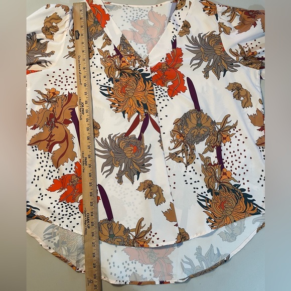 Unbranded 1X V-Neck Blouse Cream & Orange GUC Chic Trendy Abstract Floral - Picture 4 of 6